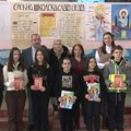 Štrpce: Đacima podeljene Svetosavske nagrade (video)