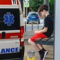 Užas u Mladenovcu: Konstrukcija stajališta pala na dečaka (12), dete u kritičnom stanju posle nesreće!
