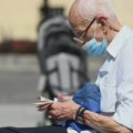 Borba za glasove penzionera: Pored jednokratne pomoći najavljeno i prevremeno povećanje penzija