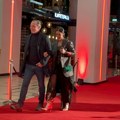 Miloš Timotijević prvi put u javnosti nakon što je dobio sina Glumac se pojavio na crvenom tepihu, a ona mu pravi društvo…