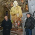 Na Malim stepenicama u Beogradu inaugurisan novi spomenik Branku Ćopiću