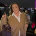 (Video) "bio si moj kralj": Ana Bekuta zapevala na ulici usred Londona i pesmu posvetila Mrki - gomila ljudi se okupila oko…