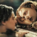 Film: Zašto i Džek nije plutao na drvetu sa Rouz - „vrata" iz filma Titanik prodata za 718.000 dolara