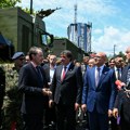 Ministar Gašić i Mojsilović obišli prikaz naoružanja i vojne opreme povodom Vidovdana: Sredstva i sistemi u procesu…
