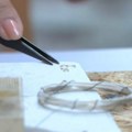 Filigran je kompleksna, ali savladiva tehnika: Kako se pravi nakit od žice?