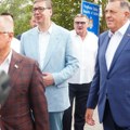 Vučić u Malom Zvorniku obilazi radove na mostu na Drini