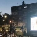 (Video) Bravo za komšije! Ovo je ono što nam treba: Beograđani dele ovaj snimak iz parka u Železniku i viču: "Hoćemo i mi!"…