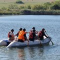 Specijalizovane jedinice civilne zaštite na jezeru u Šumaricama uvežbavaju spasavanje na vodi i pod vodom (FOTO)