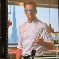 Dubai otvorio prvi restoran kojim upravlja veštačka inteligencija: Ljudi su i dalje zaposleni, a evo koje su im dužnosti