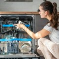 Ovo treba svaka domaćica da zna: Evo šta nikada ne smete prati u mašini za sudove