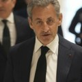 Sarkozi pokrenuo postupak za spajanje kazni da ne bi nosio elektronsku narukvicu