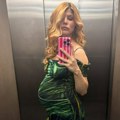 (Foto) Naša glumica objavila sliku tik pred porođaj Pokazala stomak u zelenoj haljini: "Da, to sam ja"