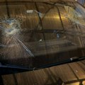 POKS: Razlupana šoferšajbna i izbušene gume na službenom automobilu Vojislava Mihailovića