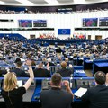 Evroposlanica Van Brent: Vučić nema nameru da se odrekne vlasti, Evropa da ne ponavlja greške