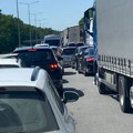 Batrovci jutros najkritičniji: Na izlazu iz Srbije čeka se četiri sata, na Šidu dva