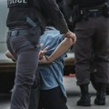 Muškarac u Beogradu nasrtao nožem na građane: Od napada ih spasio nepoznati prolaznik, pa policija privela obojicu