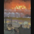 U požaru delimično srušen parking na londonskom aerodromu Luton, pet osoba prebačeno u bolnice