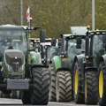 Poljoprivrednicima prekipelo: Na stotine traktora ispred zgrade parlamenta (foto)
