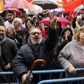 "Ne daj se Pedro": Hiljade pristalica španskog premijera izašlo na ulice u znak podrške (foto)