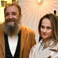 "Da li da mu kažem da sam i posle 8 godina zaljubljena u njega?" Naš političar (69) oženio je 36 godina mlađu, pa dobili…