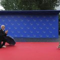 Edi Rama opet na kolenima VIDEO