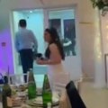 Opšti haos na srpskoj svadbi, isplivao šok snimak Mlada izvadila pištolj pa krenula da šenluči, reakcija pevača sve…