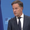 Koje su dve alternative sa kojima se NATO trenutno suočava?