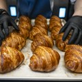Puter sve skuplji, a kroasani sve tanji - globalni skok cena stiže i do kuhinje