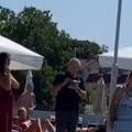 (Video): Na beogradskom bazenu kupači masovno pobegli iz vode, svi u isto vreme! Nešto odvratno je plutalo