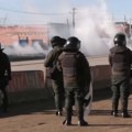 Ministar nestao u zasedi, demonstranti bacali eksploziv na konvoj