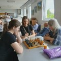 Susret generacija na šahovskim tablama u Gerontološkom centru