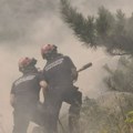 Nadljudska borba sa vatrom i vetrom: Na Stolovima južno od Kraljeva požar još nije lokalizovan (foto)