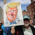 Irska na nogama zbog dolaska Trampa! Protesti u Dablinu: "Donalde, ne želimo te ovde! Svi te mrze" (foto)