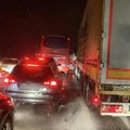 Zaustavljen saobraćaj na auto putu Beograd-Niš! Lančani sudar kod Umčara, ogromni zastoji, postoji opasnost od većeg…