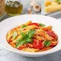 Arrabiata pasta, recept za preukusno lagano jelo od sastojaka koje već imate u kući