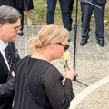 Sahranjena Radmila Živković! Neutešna ćerka Bojana jeca i kuka na sav glas, potresne scene na Novom groblju