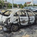 Slike sa lica mesta automobila koji je noćas izgoreo na parkingu zrenjaninskog hotela Vojvodina [FOTO] Izgoreo automobil