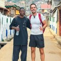 Robert je posetio državu u zapadnoj Africi i ostao šokiran imenima ulica: "Kako biste ovo objasnili?" (video)