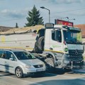 Dok kamioni i dalje prolaze kroz centar Zrenjanina – mi postavljamo sistem za “merenje težine vozila u pokretu”? Kamioni u…