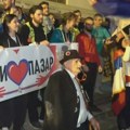 (VIDEO) Deka zaigrao sa studentima iz Pazara tokom dočeka u Kosjeriću