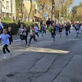 РЕЗУЛТАТИ Уличне трке у Сремској Митровици окупиле стотине учесника