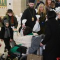 Praznična radost za mališane: episkop Petar delio paketiće u Hramu Svetog Save
