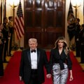 "Izgleda kao da ide na piknik": Svi zgroženi pantalonama Melanije Tramp, a koštaju kao kvadrat stana u Beogradu