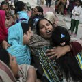 Tragedija u Pakistanu: Osam žena poginulo, više od 50 povređeno dok su čekale u redu za socijalnu pomoć! (video)