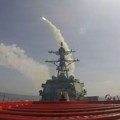 "Promenite kurs, ili ćemo pucati na vas!" Snimljeno kako Iran preti američkom razaraču u Ormuskom moreuzu