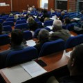 Локална власт заводи комунални ред?