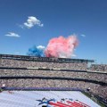 Ameri priredili performans pred Paragvaj - Francuska na SP zbog Dana nezavisnosti, "lovci" preletali stadion