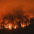 Vatrogasci brane kuće u Herceg Novom od požara, još jedna porodica evakuisana zbog opasnosti