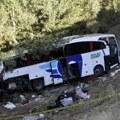 (Uznemirujući video) autobus sleteo u jarugu, poginulo 12 putnika: Teška saobraćajna nesreća - velika tragedija potresla…