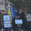 Penzioneri na protestu u Tuzli zatražili povećanje penzija